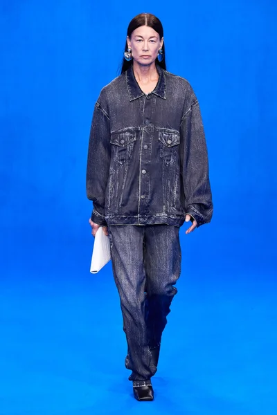 Look 37